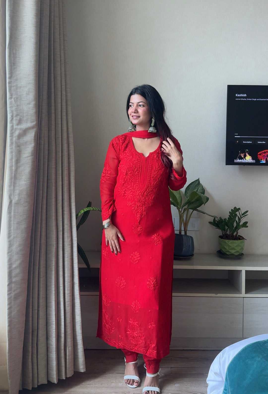 Zarina Viscose Georgette Straight Kurta Pant Set